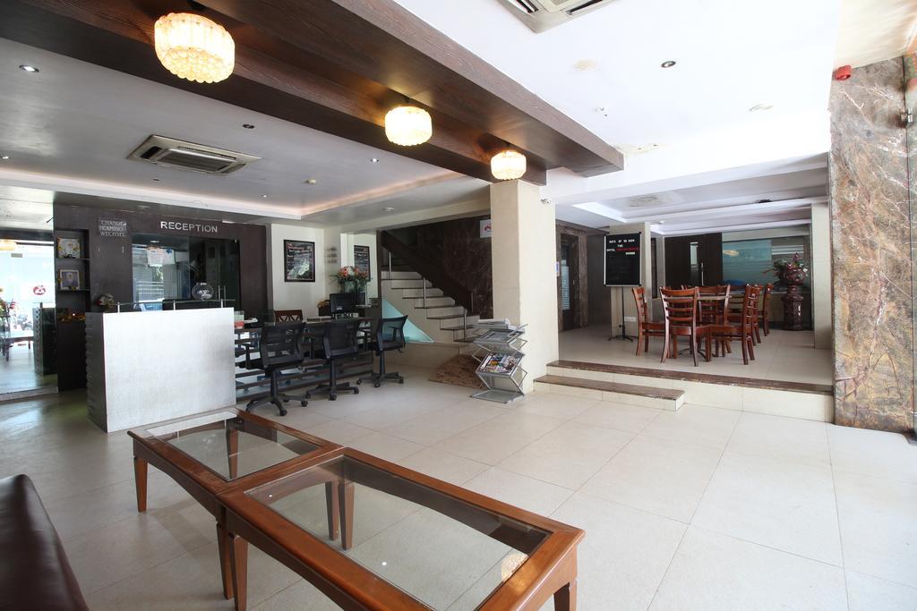 Hotel Samrat Mumbai  Buitenkant foto